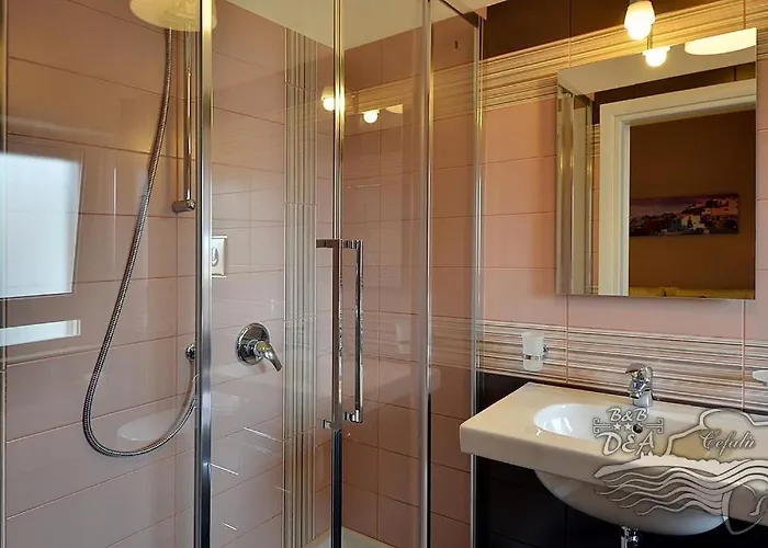 לינה וארוחת בוקר Dea צ'פאלו