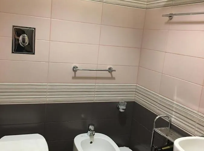 Dea לינה וארוחת בוקר 4*